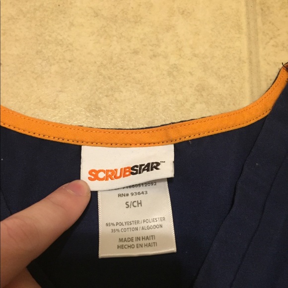 5 for $20🖤Navy blue scrub top - Picture 2 of 2